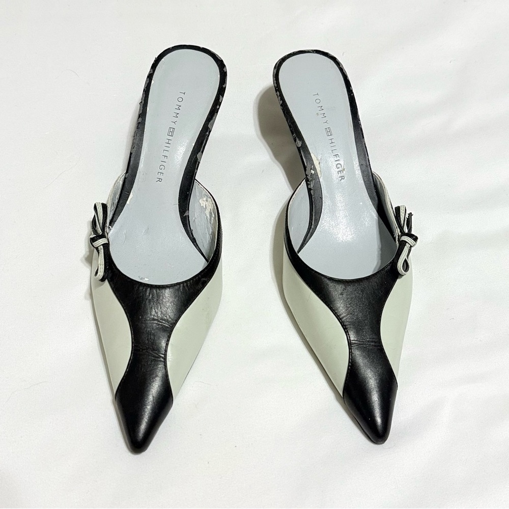 Vintage Tommy Hilfiger Kitten Heels Point Pointed Toe Bow Navy & Light Blue 6.5